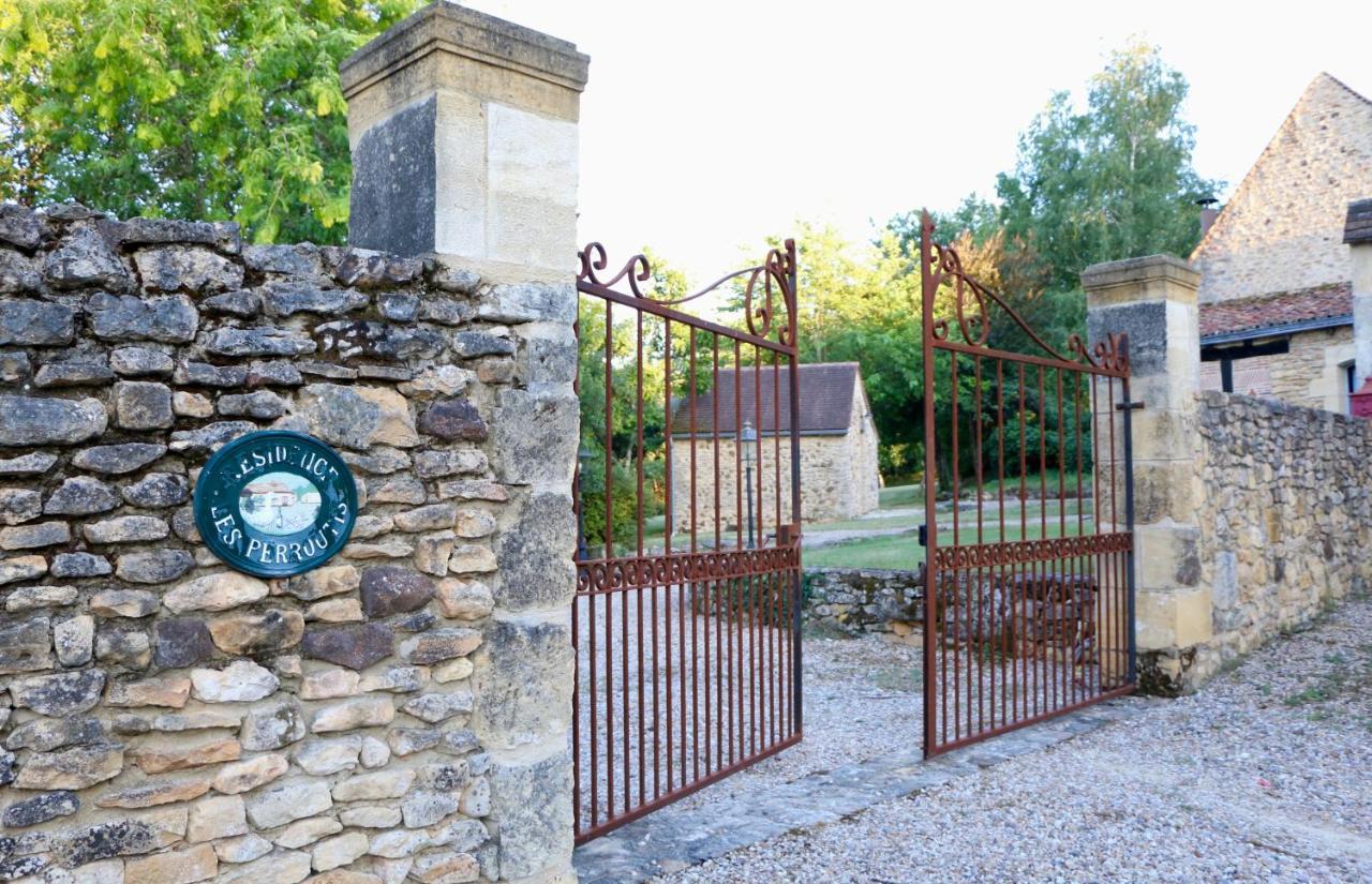 Вілла Les Perroutis Saint-Alvere Екстер'єр фото