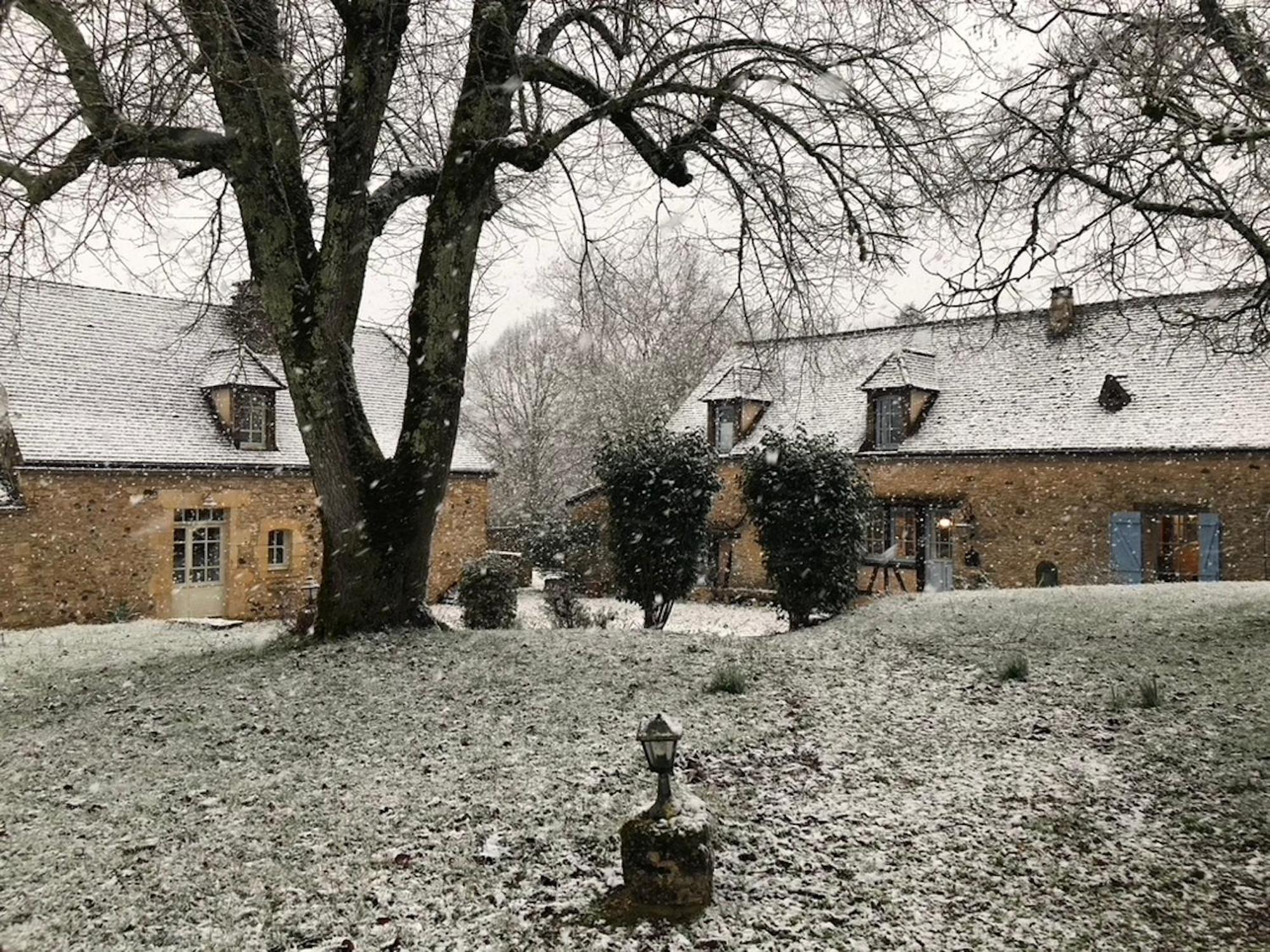 Вілла Les Perroutis Saint-Alvere Екстер'єр фото